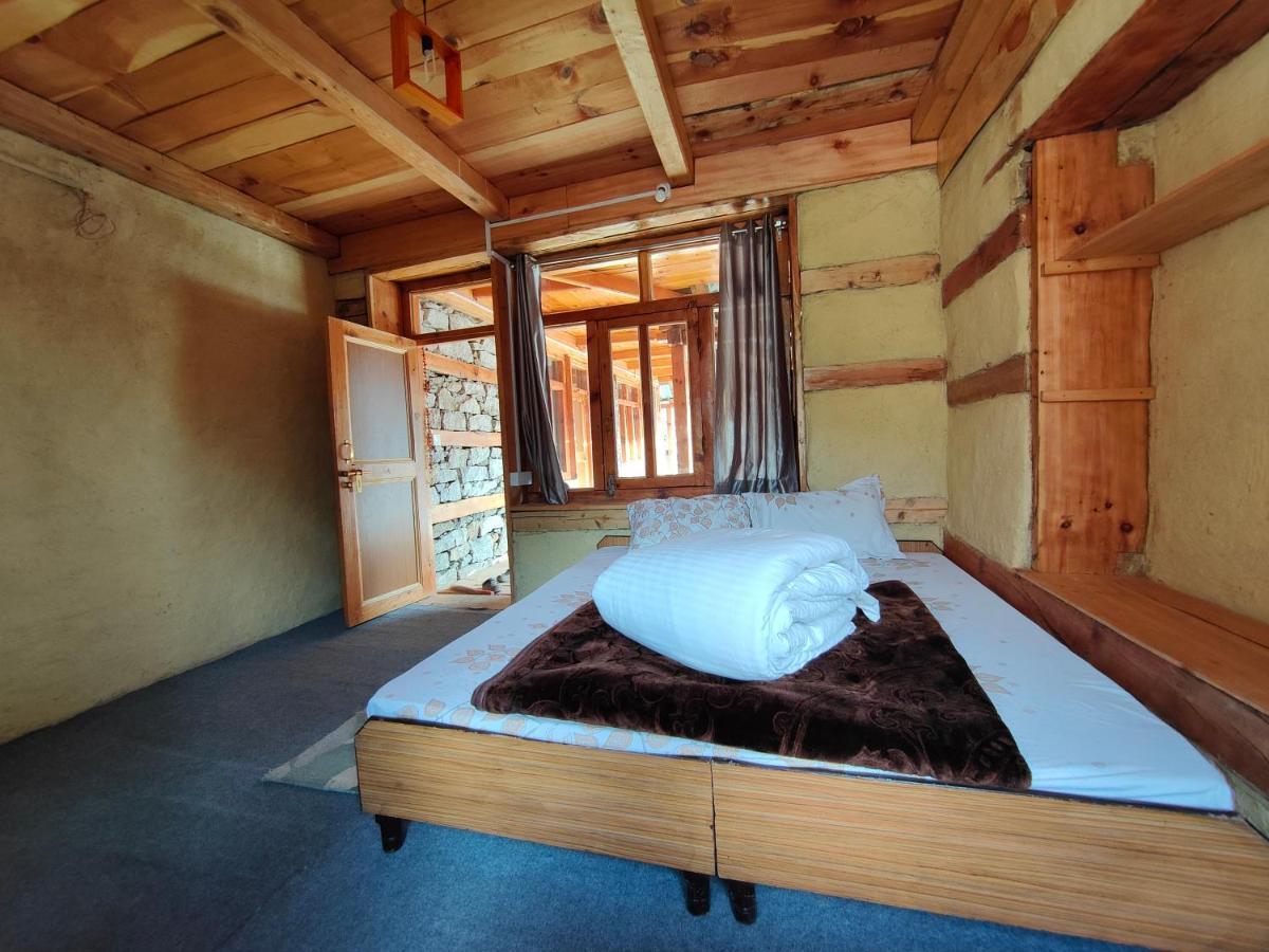 Yalakhom Hotel Tosh Екстериор снимка