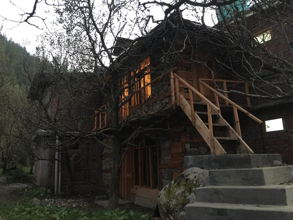 Yalakhom Hotel Tosh Екстериор снимка