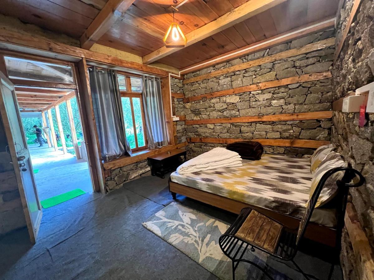 Yalakhom Hotel Tosh Екстериор снимка