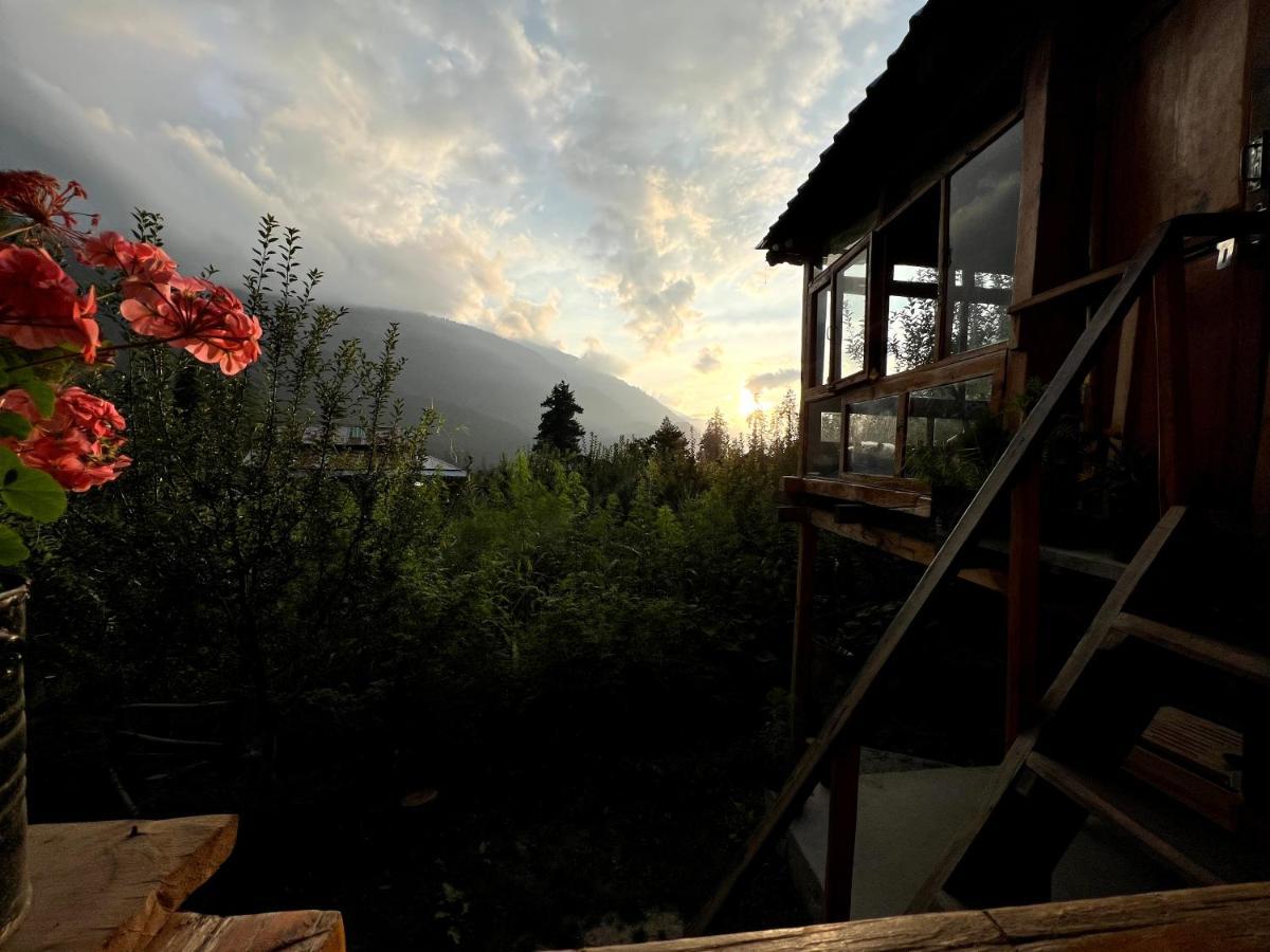Yalakhom Hotel Tosh Екстериор снимка