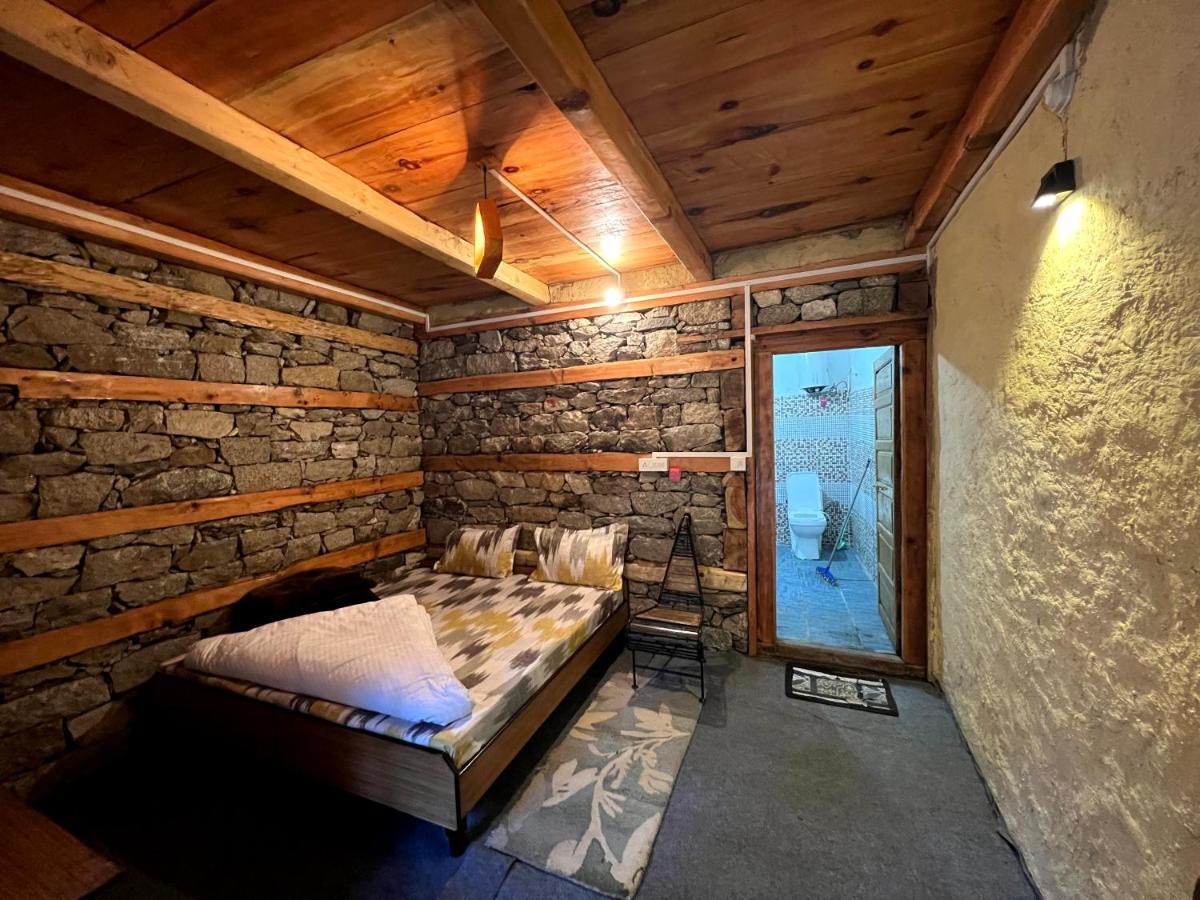 Yalakhom Hotel Tosh Екстериор снимка