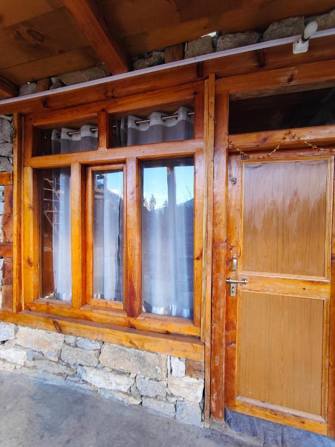 Yalakhom Hotel Tosh Екстериор снимка