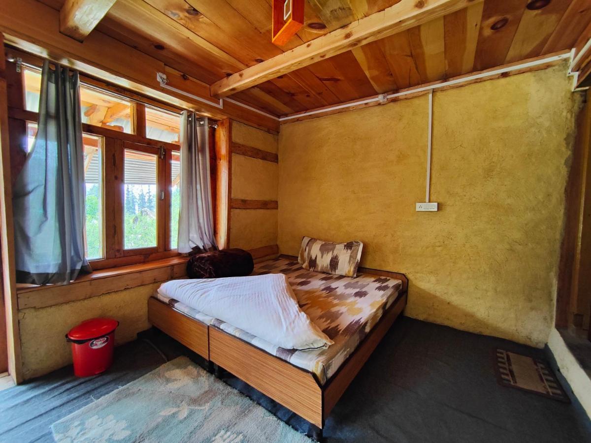 Yalakhom Hotel Tosh Екстериор снимка