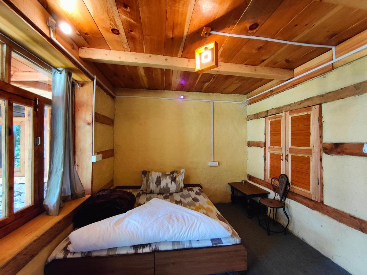 Yalakhom Hotel Tosh Екстериор снимка